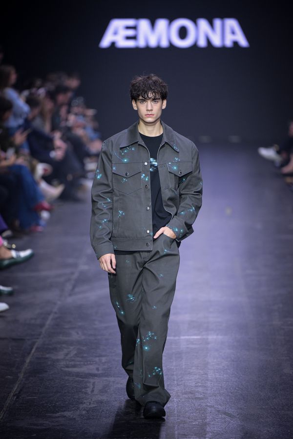Jan — runway, grey printed jacket and trousers